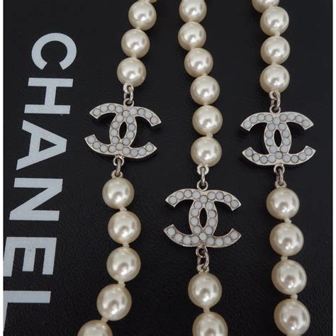 Bijoux Chanel femme occasion 